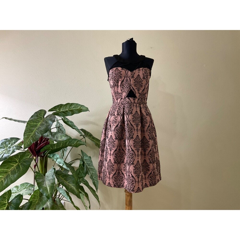 En Focus Midi Dress women’s 4 cocktail party Blush Floral textured design
